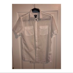 Men’s White Buttown Down Short-Sleeved Shirt